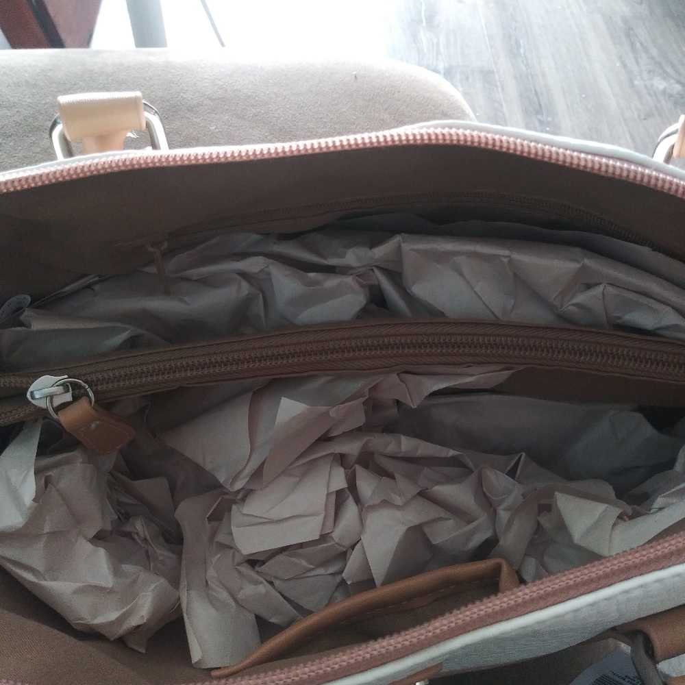Purse - Picture 2 of 3